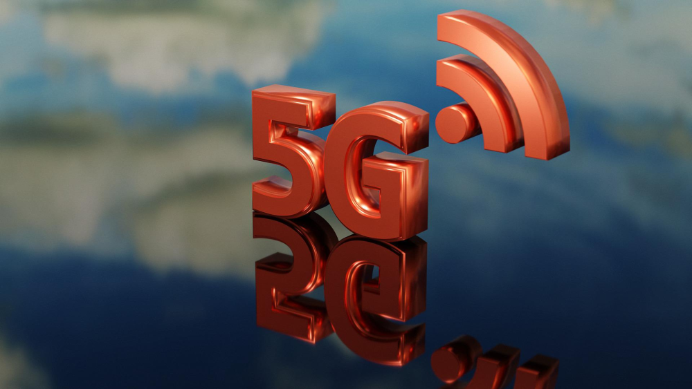 5G Logo Reflected